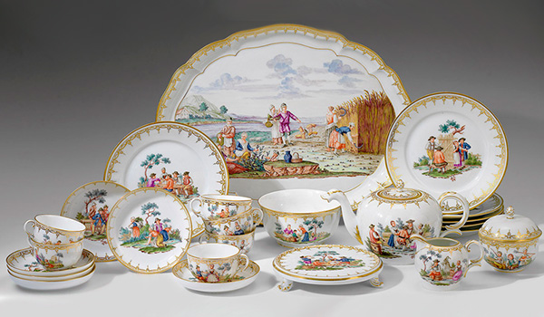 <center>Купим антиквариат<br />по высоким ценам<br />в Москве, по России и СНГ.<br />Рассмотрим любые Ваши предложения.</center>